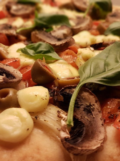 Una foto de Pizza Caprese