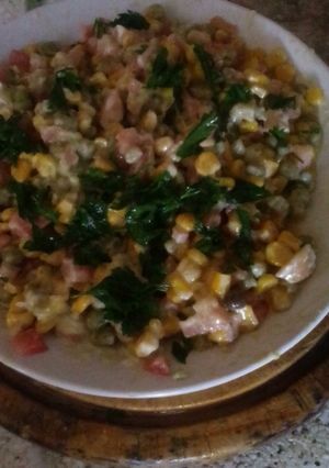 Una foto de Ensalada rápida y rica ideal para acompañar carnes 🍗🥩