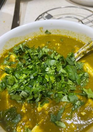 A picture of Palak paneer.
