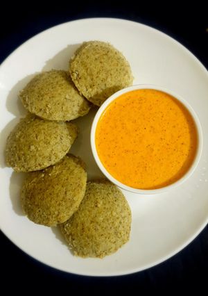 A picture of Mung bean Sprouts idli.