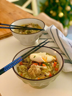 Una foto de Sopa de noodles improvisada