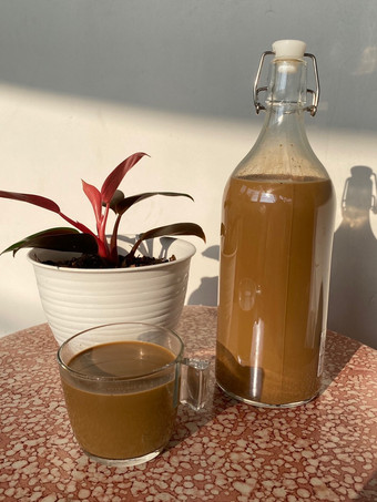 Langkah Mudah untuk Menyiapkan Kopi Susu Aren Literan Bunda Pasti Bisa