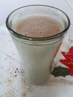 Una foto de Batido de cambur (banana) con avena