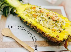 Hình của món Cơm chiên dứa kiểu thái.