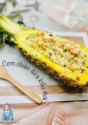Hình của món Cơm chiên dứa kiểu thái.