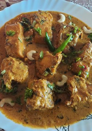 A picture of Rui Mohini with Cashewnuts and Fried Onion.