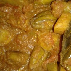 A picture of Pointed gourd and potatoes dum.
