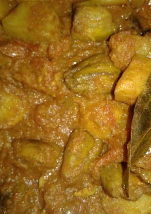 A picture of Pointed gourd and potatoes dum.