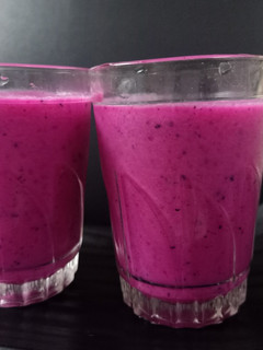 ડ્રેગન ફ્રુટ સ્મુથી(dragon fruit smoothi recipe in Gujarati) રેસીપી મુખ્ય ફોટો