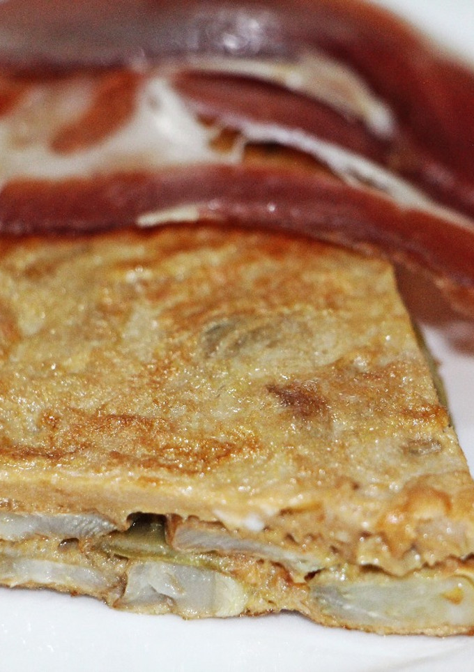 Una foto de Tortilla de alcachofas