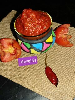 ટોમેટો ચટણી (Tomato Chutney Recipe In Gujarati) રેસીપી મુખ્ય ફોટો