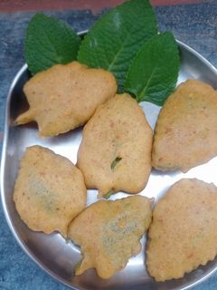 கற்பூரவள்ளி இலை பஜ்ஜி(KARPOORAVALLI BAJJI RECIPE IN TAMIL) செய்முறை முக்கிய புகைப்படம்
