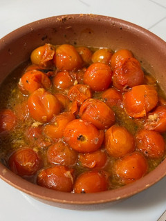 Una foto de Tomates cherrys confitados en airfryer