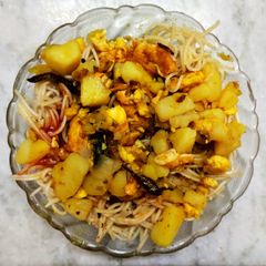 A picture of Tadka chowmein.