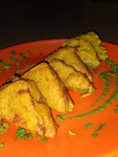 બ્રેડ પકોડા(bread pakoda recipe in gujarati) રેસીપી મુખ્ય ફોટો