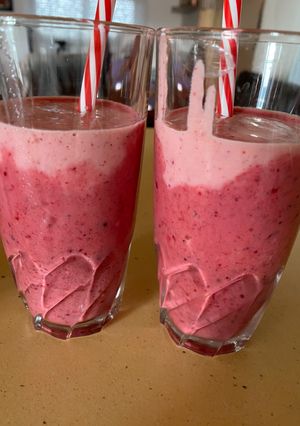 Rózsaszín smoothie recept fotója