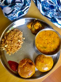 दाल बाटी चुरमा (dal bati churma recipe in marathi) रेसिपी चे मुख्य फोटो