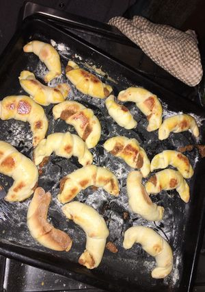 Una foto de Medialunas rellenas con dulce