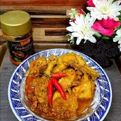 A picture of 3 spice achari karahi.