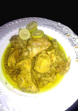 A picture of Green Chiken Karahi.