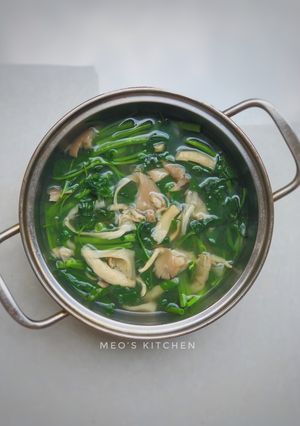 Hình của món Canh rau muống nấm bào ngư chay.