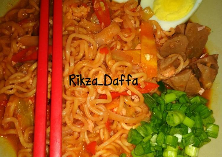 Resep: Mie Nyemek Jamur Pedas yang Lezat