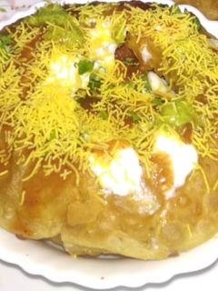 ખસ્તા કચોરી (Khasta Kachori Recipe in Gujarati) રેસીપી મુખ્ય ફોટો