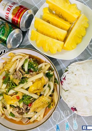 Hình của món Gà trộn măng.