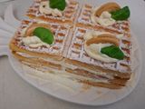 Tort de Gofre cu Cremă de Vanilie și Oreo