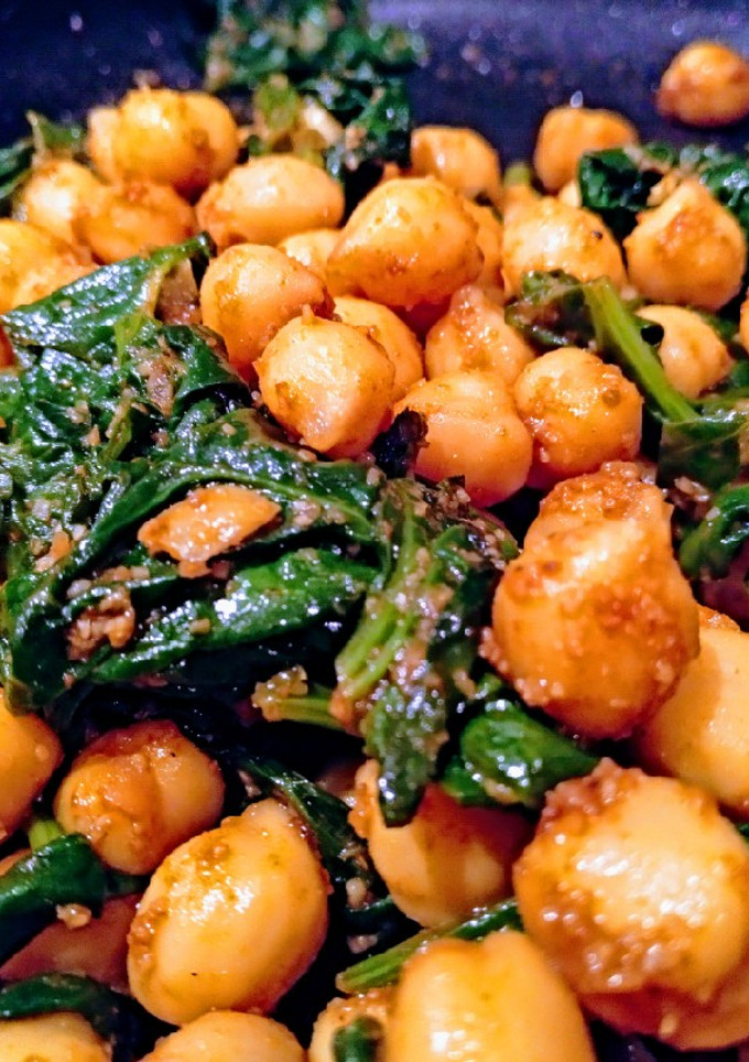 Una foto de Garbanzos con espinacas🌿