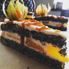 A picture of Poppy curd cake.
