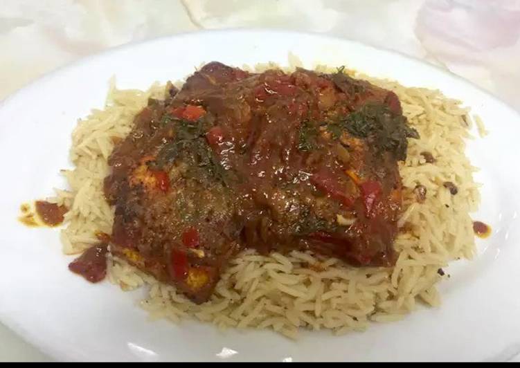 سمك سلمون بالمطفاية والارز