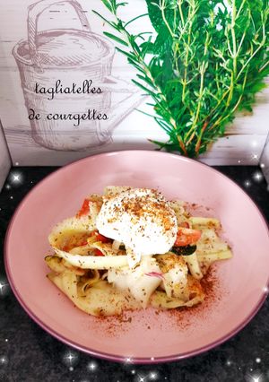 Une photo de Carpaccio de courgettes crues