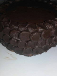 Una foto de Torta fácil de pionono y ganache