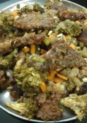 A picture of Broccoli and egg chilly.