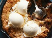 A picture of applesauce cookies
