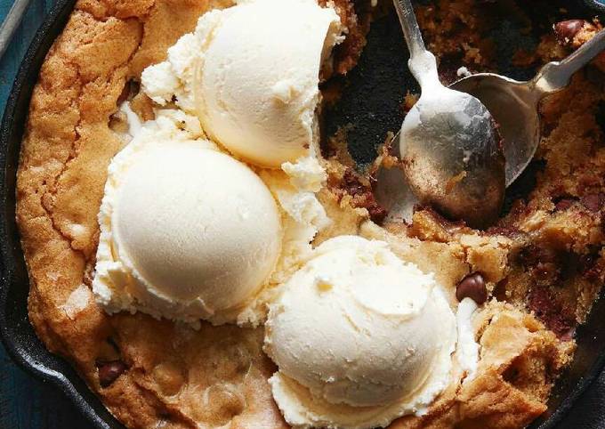 [Vegan] Chocolate Chip Cookie Skillet