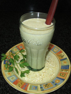 Una foto de Batido de copos de avena con germen de trigo y miel