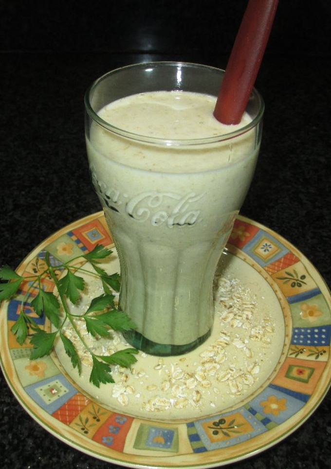 Una foto de Batido de copos de avena con germen de trigo y miel