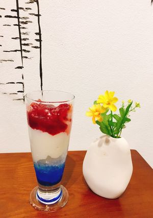 Hình của món Sữa chua 3 tầng.