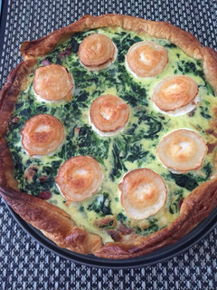 Foto principal de Quiche de espinacas, jamón serrano y queso de cabra