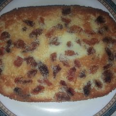 A picture of Almond raisin sponge cake.