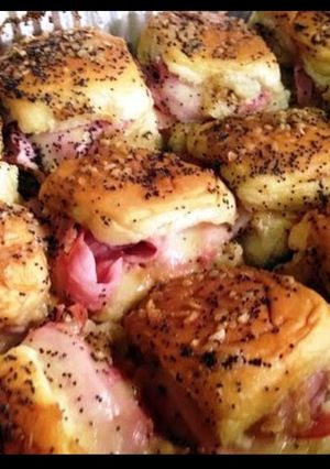 A picture of Hawaiian ham n cheese sliders.