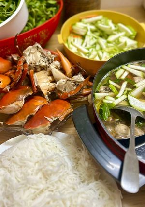 Hình của món Lẩu cua nấu bầu.