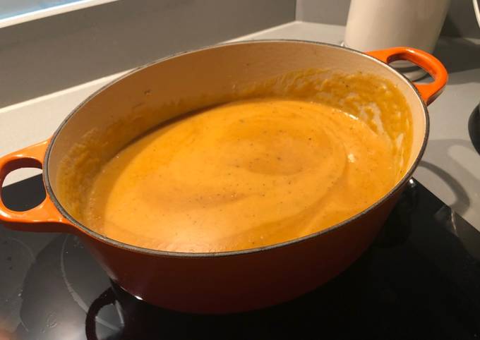 Recipe of Any-night-of-the-week Easy Vegan Roast Root Vegetable soup 🥕🥔🧅🍠