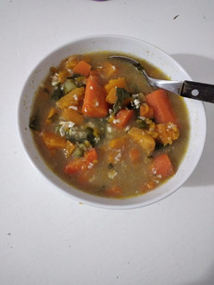 Una foto de Sopa de verduras y carne (baja en calorías)