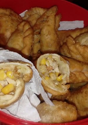 Una foto de Empanadas de pollo y choclo