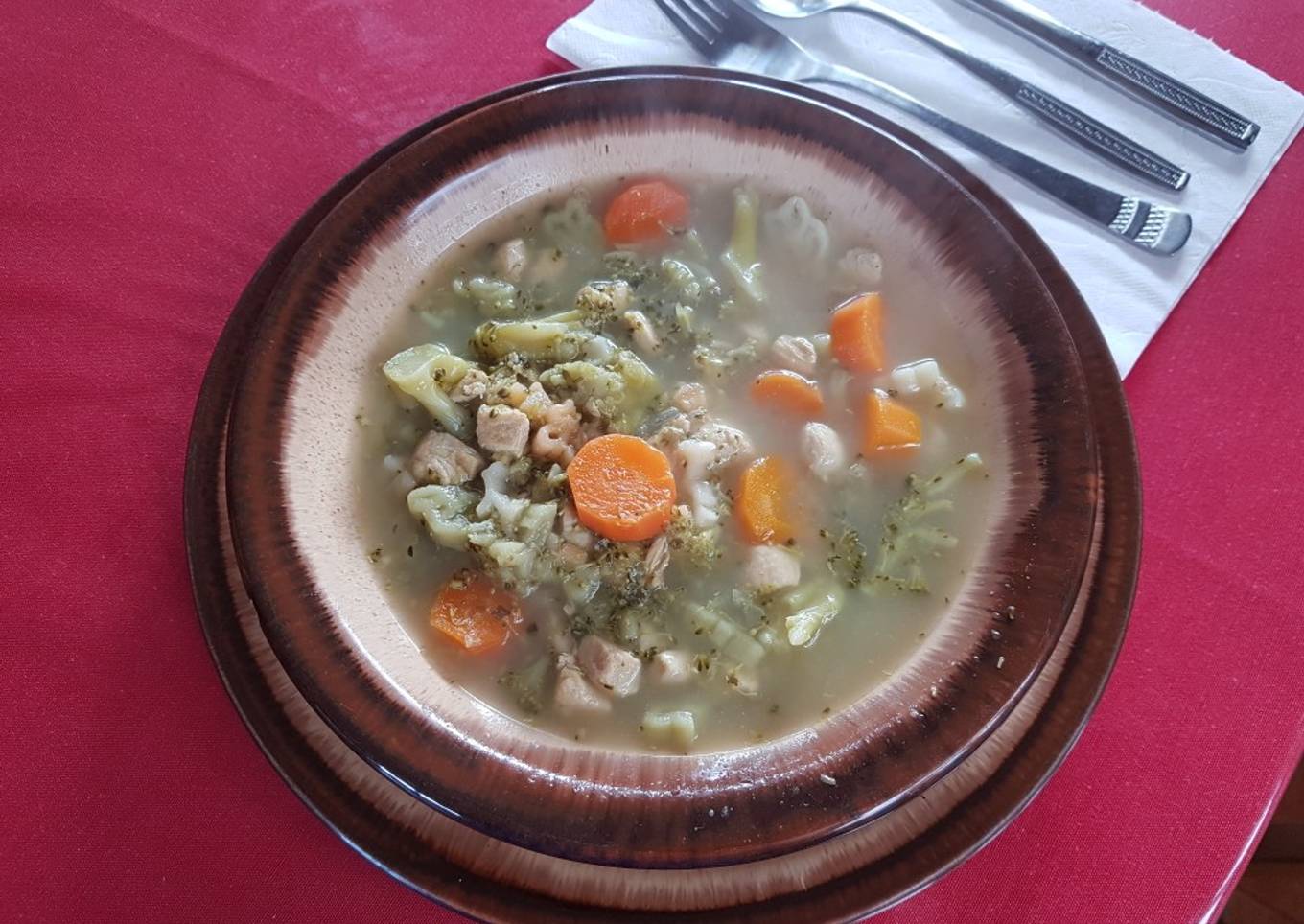 Caldo de pollo con pastas