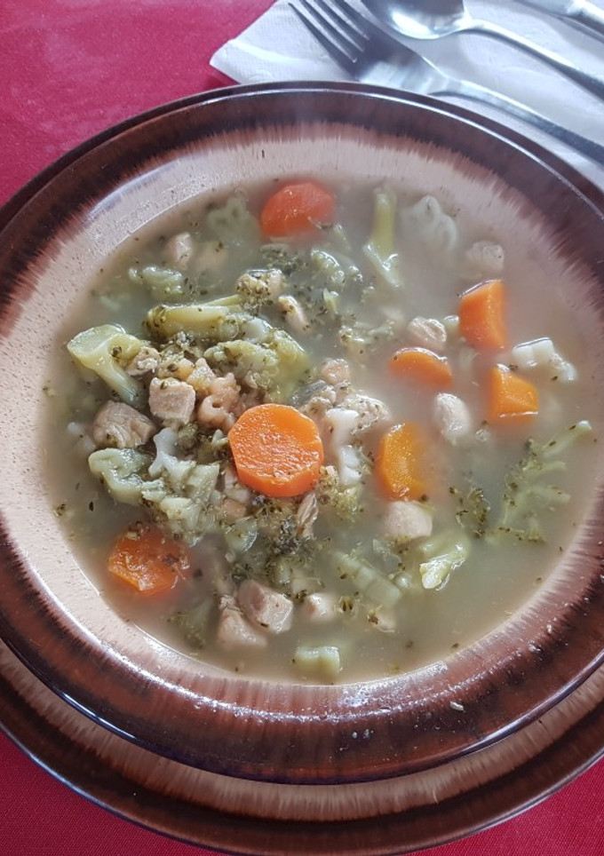 Una foto de Caldo de pollo con pasta
