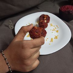 A picture of Beet moong cruncy ball.